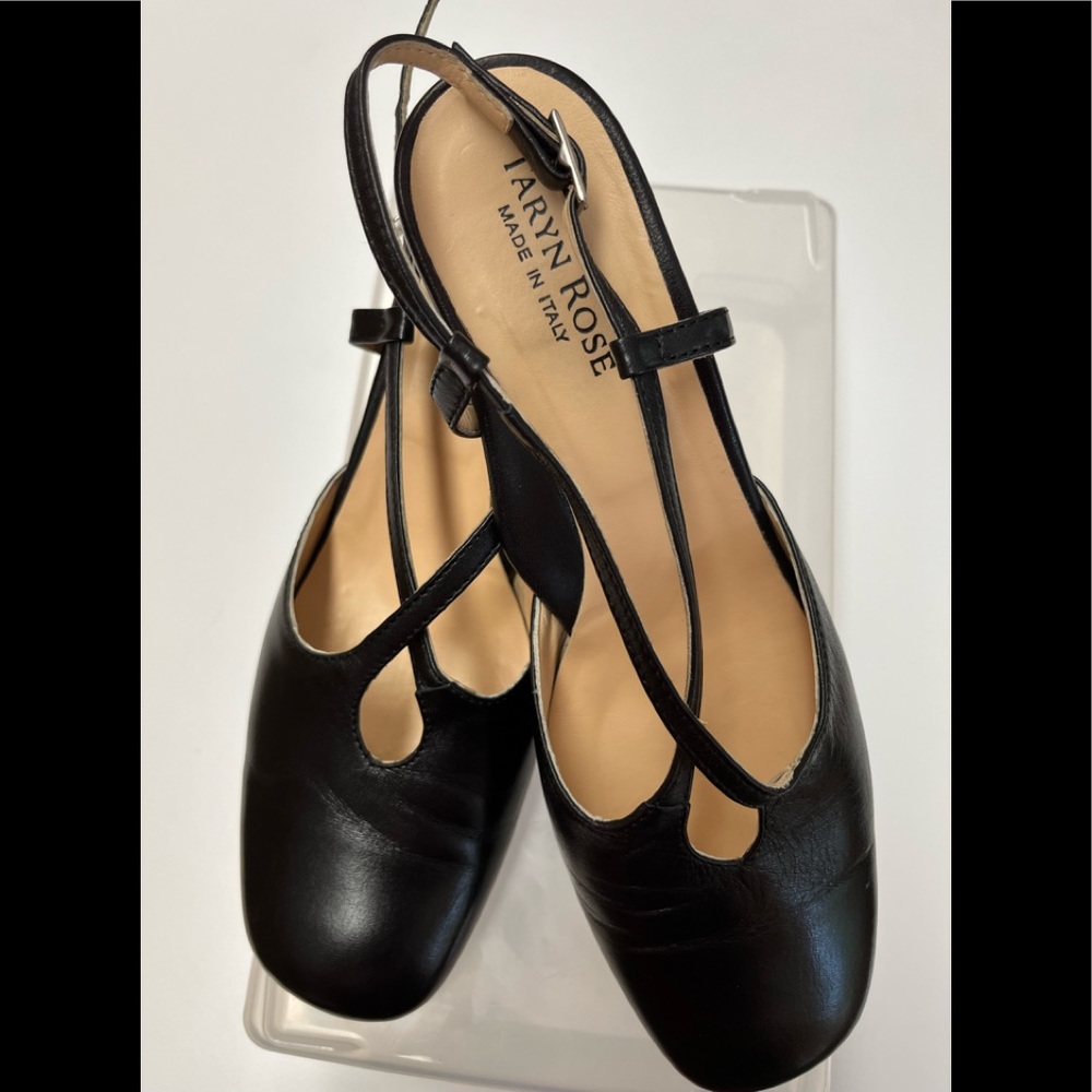 Taryn Rose Black Pumps